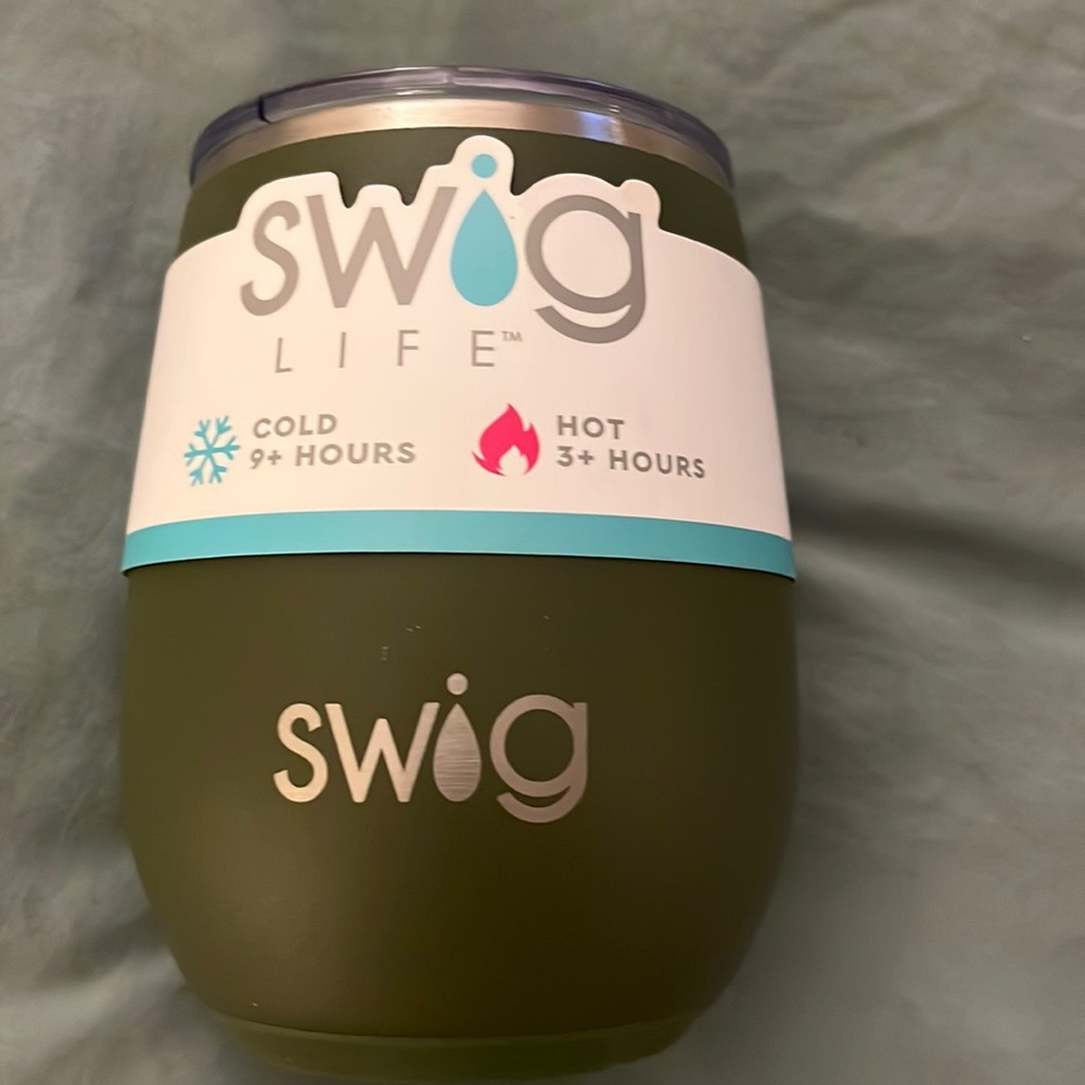 Swig life 14oz insulated stainless still stemless cup. Dark green. Matte finish.